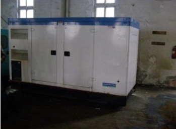 新疆康明斯150kw大型柴油二手发电机组